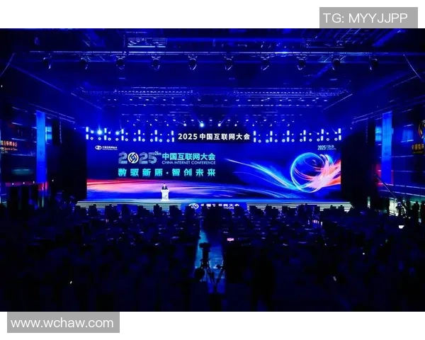 聚焦赛事盛况与团队协作解析全新比赛模式创新突破与未来发展趋势