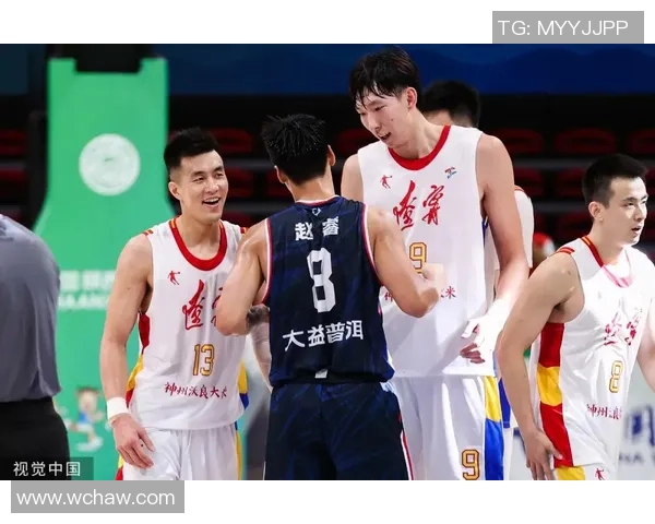 郭艾伦带领球队奋勇拼搏展现中国篮球运动员的激情与责任